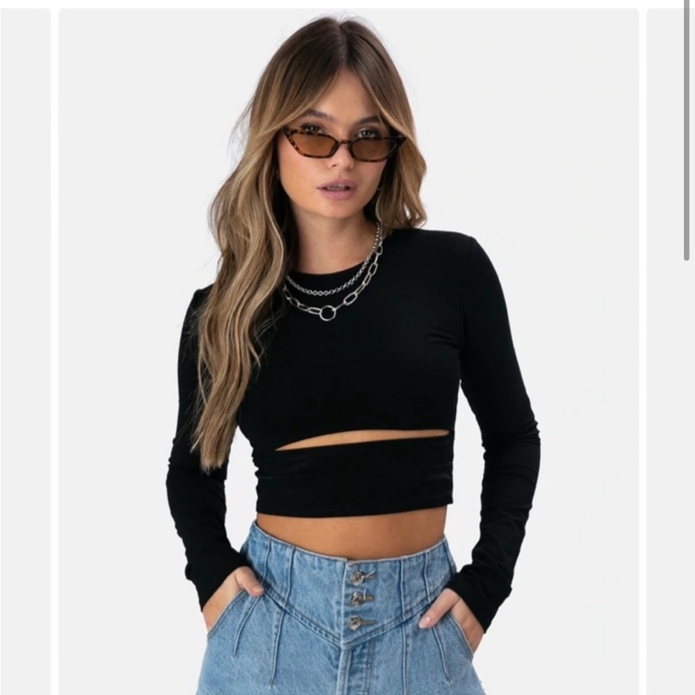 adika black crop top with opening in front